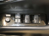 ■ドアミラースイッチ ■パワーウィンドウスイッチです。