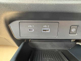 type-Aとtype-C付きなので車内での充電も安心♪