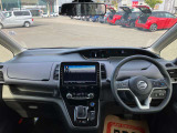 運転席まわりです。細かいオプションなど、気になるところがあればお気軽にメールやお電話等でお問合せください。