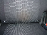 【ISOFIX(アイソフィックス)】お子様がいらっしゃるご家庭は必見!後席にチャイルドシートを直接金具に固定出来るISOFIX規格対応の座席です♪シートベルトのみを使用しての固定よりも安定します!