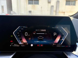 『運転』に対するBMWのこだわりはメーターパネルにも表れております。視野性の良いメーターパネルは疲労感の軽減と、運転の楽しさをもたらしてくれます。