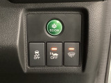 VSA装備車です。VSAはドライバーの操作と車の動きを見守っています。もし車の挙動が乱れたとき、4輪別々にブレーキをかけたり、エンジンパワーをしぼることによって車を安定させます。