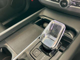 スウェーデンのクリスタルガラスブランドとして知られるオレフォスR社によるクリスタルシフトノブ