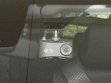 【ドライブレコーダー】ドライブレコーダー装備!走行中はもちろん、あおり運転や事故に遭遇した際、映像で記録し、万一のリスクに備えます。※記録用SDカードはお客様ご自身でご準備いただく必要があります。