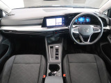 シンプルなデザインと一目でわかるスイッチの配置はPeoples Car=みんなの車という考えの現れです。各スイッチにはバックライトもついており、夜間でも安全に操作して頂けます。