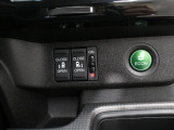 【両側電動スライド】スライドドアは両側電動スライドドアになっております。運転席からの開閉も出来、リモコンキーでも離れたところから開閉出来ますので大変便利な装備です。