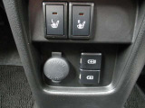 当社には、電動四輪スクーターも取扱いをしてます。歩くのが大変な方、運転免許証の更新をあきらめた方、ぜひ乗ってみて下さい。あなたの足になります。簡単運転、免許不要です。お問合せ番号は 0778-52-1246まで!