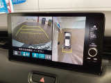 全方位モニターがついています! 車の周囲を360&deg;安全確認できるので、普段の駐車はもちろんの事、縦列駐車や幅寄せの際にも活躍してくれますよ。