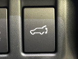 【パワーバックドア】スマートキーや運転席のボタンを押すだけでリアゲートが自動で開閉します!荷物を持っている時や、高い位置にあるバックドアを閉める際に便利な機能です♪
