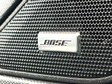 【BOSEサウンドシステム】メーカーオプションの高品位サウンドシステムを搭載。専用のチューニングが施された大小様々なスピーカーから良質なサウンドが奏でられ、臨場感あふれる音響空間を演出します。