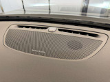 ハーマンカードンプレミアムサウンドオーディオシステム:乗る人すべてに最良の音響体験を提供します。