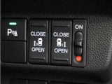 ◆アダプティブクルーズコントロール◆予め設定した車速内でクルマが自動的に加減速。前走車との適切な車間距離を維持しながら追従走行します。【LKAS】車線維持支援システムでステアリング操作を支援。
