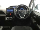 見通しのよいすっきりとした視界で、誰でも運転しやすいです。運転のしやすさは疲れにくさにも繋がりますよ♪