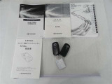 取扱説明書も付属しております。ご購入後は『トヨタの安心感』年式問わずの1年間、距離無制限のロングラン保証が総額表示に含まれてます♪