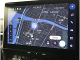 純正ナビを装備。タッチパネル式で使いやすく、お出かけもラクラクです。