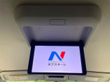 【フリップダウンモニター】大画面モニターで後席でもエンタメをお楽しみいただけます。小さなお子様にも大人気の装備です♪