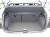 荷室には中身を隠すトノカバーを装備。外からの視線を遮りプラシバシーの向上や防犯性にも効果があります。