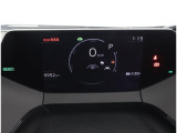 とっても見やすいメーターです。夜間時はラグジュアリーな気分にさせてくれる照明が魅力ですので、夜のドライブも楽しみになりますよ♪