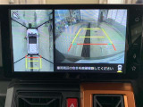 車庫入れの苦手な方にバック時のサポートバックモニター、パノラビューモニター付き。※カメラが映し出す範囲は限られています。必ず車両周辺の安全を直接確認してください。