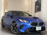 【BMWの伝統-1】BMWの特徴的な&ldquo;キドニーグリル&rdquo;は、80年以上続く伝統の形でございます。変わらないこだわりのデザインが、プレミアムブランド&ldquo;BMW&rdquo;を創り出します。
