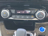 オートエアコンで温度調整も楽チン!四季を問わず快適に運転することが出来ます。