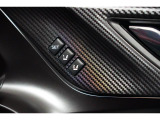 運転席のシートポジションメモリー機能は、登録済みの運転者と交代しても、シートポジションの変更の手間がかかりません。