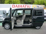 ミラクルオープンドアなので乗り降りしやすいです。
