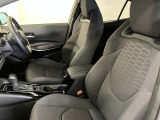 高いホールド性で運転姿勢が安定します。長距離ドライブでも疲れにくいのが魅力です。快適なドライビングライフをお送りください♪
