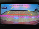 バックカメラを装備!運転席から見えにくい部分をナビの画面に映して、安全に操作が出来ます!