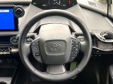 【ステアリングヒーター】冬場に冷たくなりやすい革巻きステアリングを、スイッチ一つで素早く適温に!エアコンよりも早く温まってくれるので、寒い日の運転も快適になりますね♪