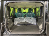 後席を格納すると、これだけの広さが!シーンに合わせたシートアレンジで、大きな荷物も積むことが出来ます♪