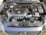 「SKYACTIV-G(ガソリン)」は、規格外の高圧縮を実現し、世界のエンジン技術者に驚きを与えました。さらに、それを維持したままノッキングの発生を抑え、熱効率を向上、走りにも寄与したエンジンです。