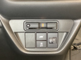 ハンドルの右側にヘッドライトレベライザーとHondaセンシング用のVSA解除とパワーテールゲートスイッチがついています。その上にはETCがついています。高速道路の料金所の通過も楽々です!