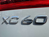 XC60よりスマートにその輝きを増して生まれ変わりました。クリーンでエレガントなスカンジナビアンデザイン。その流麗なエクステリアは、さらにシンプル&スマートに研ぎ澄まされました。