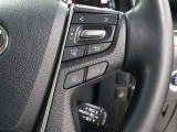 レーダークルーズコントロール作動時に車線維持に必要な運転操作の支援を行う「レーントレーシングアシスト(LTA)」を搭載しています。