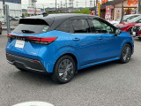 ボディカラーはビビッドブルー/ブラックの2トーン色です♪
