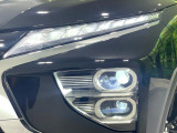 【LEDヘッドライト】悪天候や夜間走行時も良好な視界を確保し安心して運転できる高輝度LEDヘッドライトを装備!点灯速度が早く、消費電力も抑えられています。
