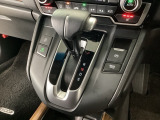 オートマチックシフトレバーは、手になじみ操作しやすい形状で安全運転にもつながります♪