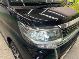 【LEDヘッドライト】悪天候や夜間走行時も良好な視界を確保し安心して運転できる高輝度LEDヘッドライトを装備!点灯速度が早く、消費電力も抑えられています。