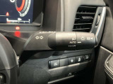 車外の明るさに応じでライトを点灯、消灯してくれるオートライト機能です☆お天気の良い昼間のトンネル走行などオートにしてると便利で安心です☆エンジン停止時にライトの消し忘れも無くなります☆