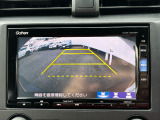 バックでの駐車が苦手な方や運転にあまり自信のない方でも後方の視界をしっかりサポート。安心して車庫入れが出来るバックカメラを装備しています!