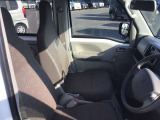 それぞれの分野のプロがお車の悩みや疑問に親身になって対応させていただきます。