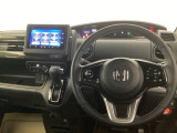 運転席周辺のスマートなレイアウトが、操作のしやすさを実現。快適なドライブをサポートします。