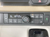 【シートヒーター】寒い日に重宝するシートヒーター!エアコンより早く温まってくれるので寒がりの人も安心ですね♪エアコンの温風は乾燥するから苦手、という方にもをおすすめです。