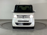 ディスチャージヘッドライト【HID】を装備していますのでとても明るく、夜間の走行や雨の日も安全・安心です。