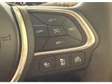 BluetoothやCarPlay&Aodroid Auto(※装備車)接続により、ハンズフリー通話はもちろん、オーディオ操作やソースの切り替えも可能です。