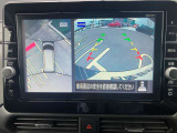 空から見下ろしているような視点で周囲を確認できるアラウンドビューモニター。駐車時にとても便利です。