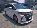 広々とした車内空間に優れた燃費性能。更にデザインも上質で人気のお車です!