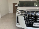 三眼LEDヘッドライト&シーケンシャルウィンカー(流れるウィンカー)&AHS(アダプティブ・ハイビーム・システム)・LEDフォグランプ付き!!