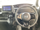 ドライブの必需品。見やすい・使いやすいHonda純正のメモリーナビを搭載。